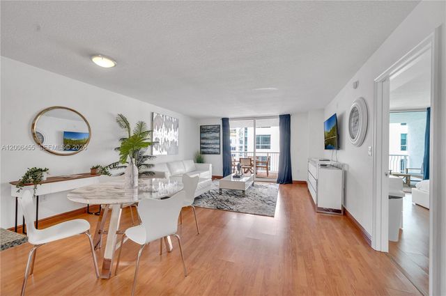 1200 Brickell Bay Dr 1914, Miami, FL 33131