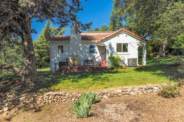 2820 Easy St, Placerville, CA 95667