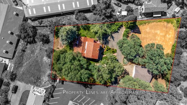 2820 Easy St, Placerville, CA 95667