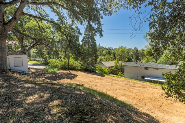 2820 Easy St, Placerville, CA 95667