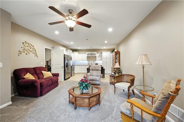 33412 Pinehurst Lane, Grain Valley, MO 64029