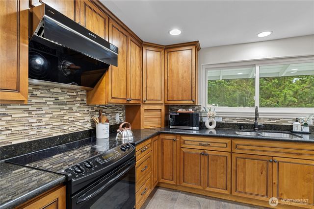 16701 SE 23rd Place, Bellevue, WA 98008