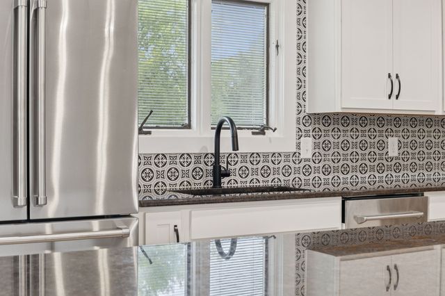 3935 Harmony Grove Rd, Hopkinsville, KY 42240