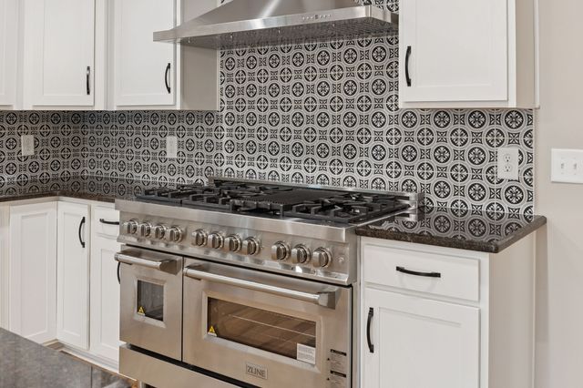 3935 Harmony Grove Rd, Hopkinsville, KY 42240