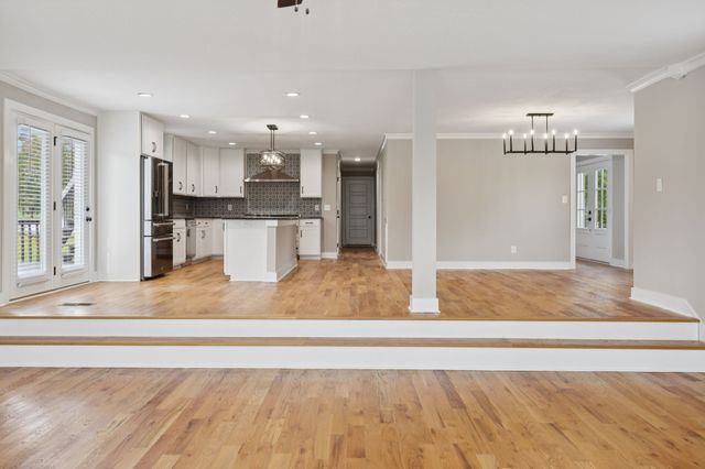 3935 Harmony Grove Rd, Hopkinsville, KY 42240