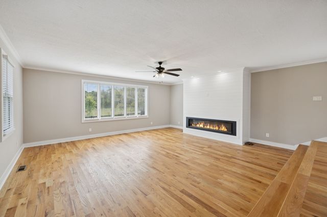 3935 Harmony Grove Rd, Hopkinsville, KY 42240