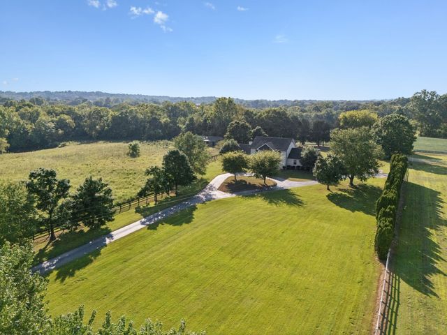 3935 Harmony Grove Rd, Hopkinsville, KY 42240