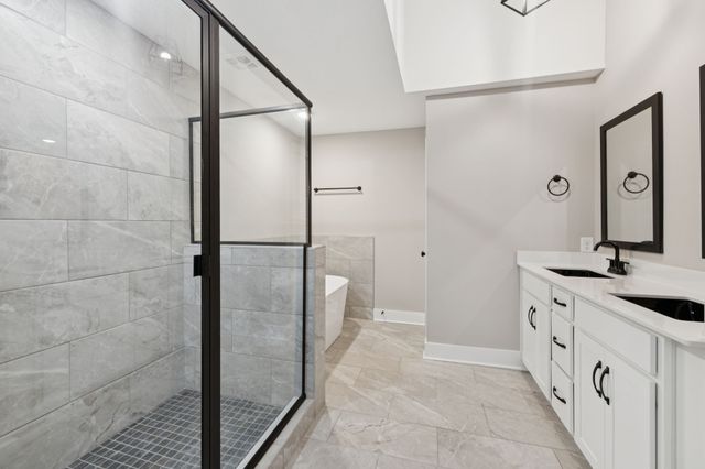 3935 Harmony Grove Rd, Hopkinsville, KY 42240