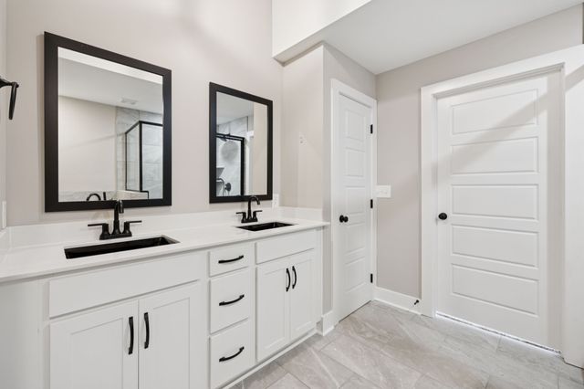 3935 Harmony Grove Rd, Hopkinsville, KY 42240