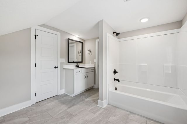 3935 Harmony Grove Rd, Hopkinsville, KY 42240