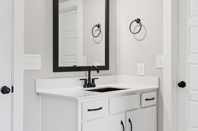 3935 Harmony Grove Rd, Hopkinsville, KY 42240