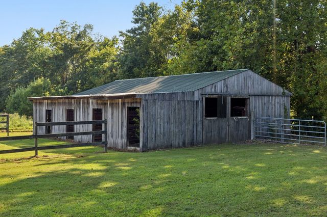 3935 Harmony Grove Rd, Hopkinsville, KY 42240