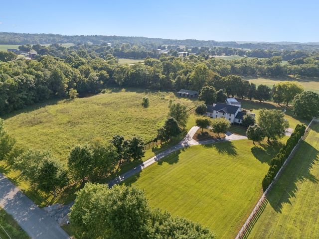 3935 Harmony Grove Rd, Hopkinsville, KY 42240