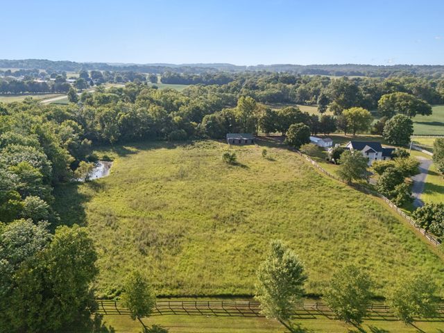 3935 Harmony Grove Rd, Hopkinsville, KY 42240