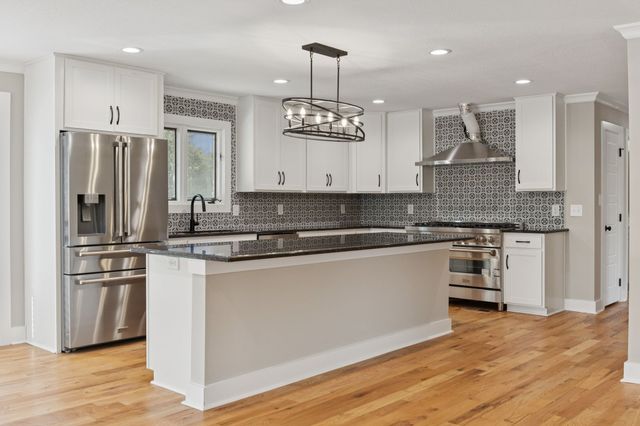 3935 Harmony Grove Rd, Hopkinsville, KY 42240