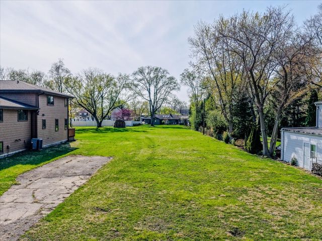462 S WARREN Avenue, Palatine, IL 60074