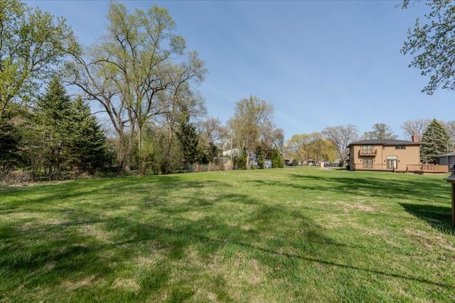 462 S WARREN Avenue, Palatine, IL 60074