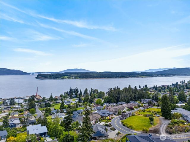 2915 17th Street, Anacortes, WA 98221