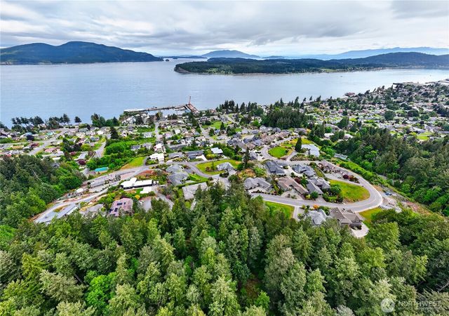 2915 17th Street, Anacortes, WA 98221
