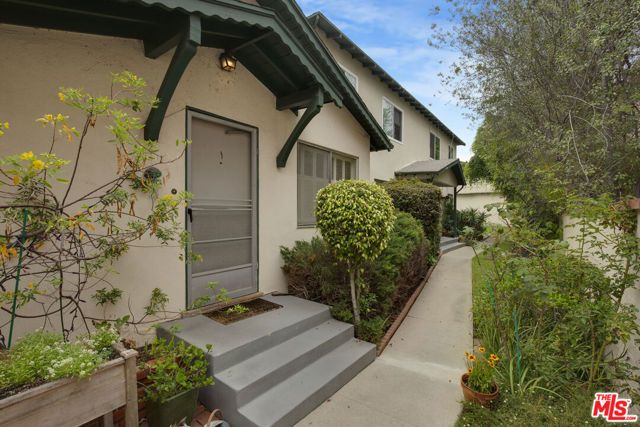 1523 Berkeley Street, Santa Monica, CA 90404
