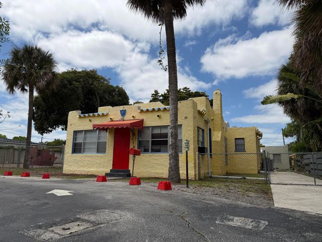 216 SW 2nd Avenue, Delray Beach, FL 33444