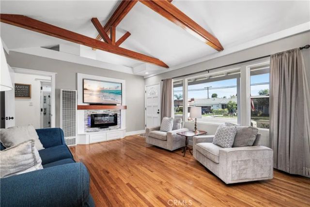 4582 Howard Avenue, Los Alamitos, CA 90720