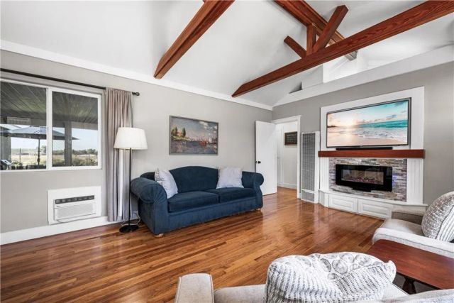 4582 Howard Avenue, Los Alamitos, CA 90720