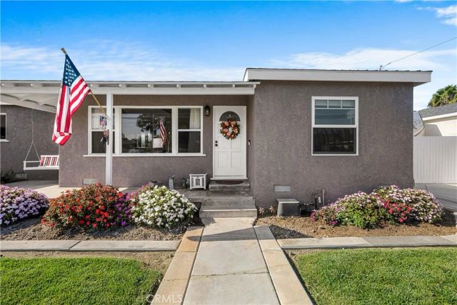 4582 Howard Avenue, Los Alamitos, CA 90720