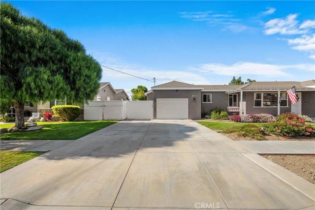 4582 Howard Avenue, Los Alamitos, CA 90720