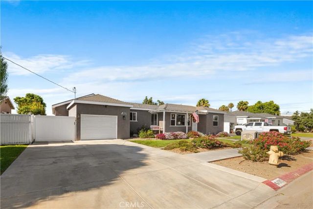 4582 Howard Avenue, Los Alamitos, CA 90720