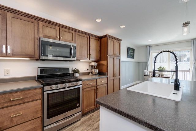 10235 Meandering Way, Verona, WI 53593