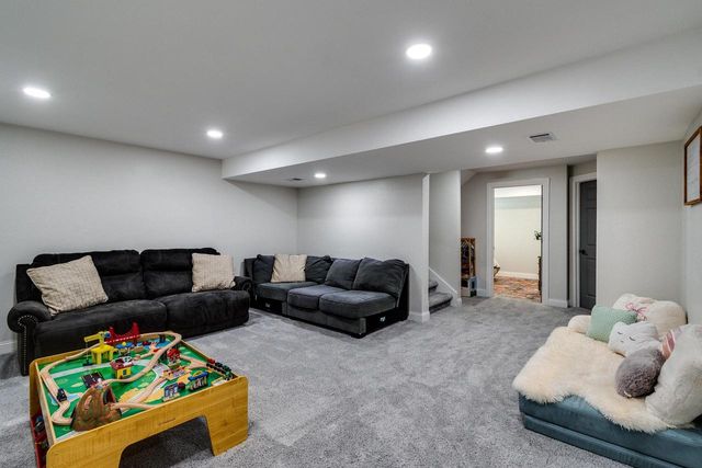 10235 Meandering Way, Verona, WI 53593