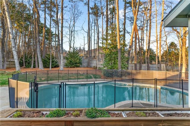 140 Derby Forest Court, Roswell, GA 30076