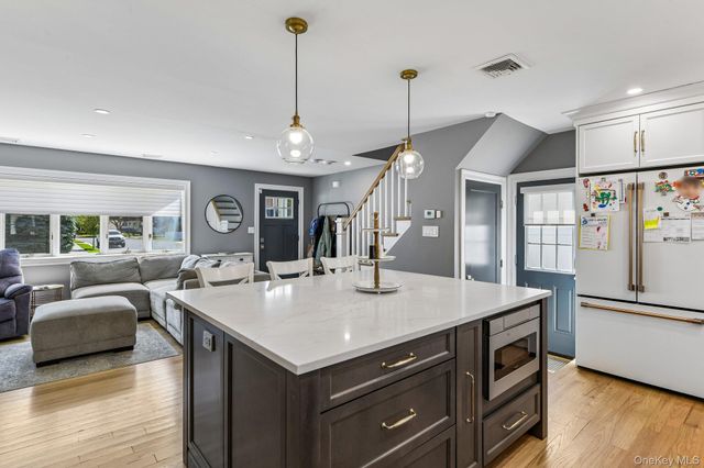 93 Crest Road W, Merrick, NY 11566