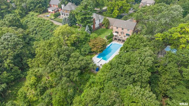 5934 N ELM Lane, Peoria, IL 61614