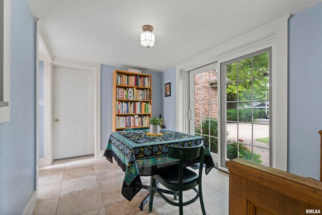 5934 N ELM Lane, Peoria, IL 61614