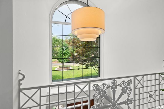 5934 N ELM Lane, Peoria, IL 61614