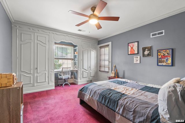 5934 N ELM Lane, Peoria, IL 61614