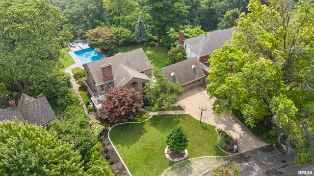 5934 N ELM Lane, Peoria, IL 61614