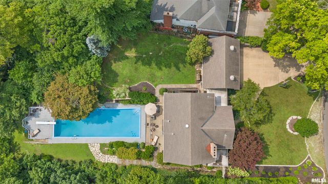 5934 N ELM Lane, Peoria, IL 61614