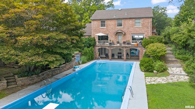 5934 N ELM Lane, Peoria, IL 61614