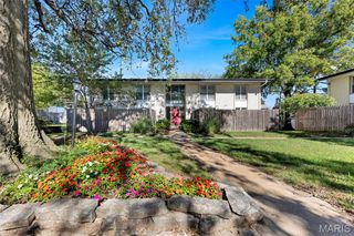 10457 Briarbend Drive 8, St Louis, MO 63146