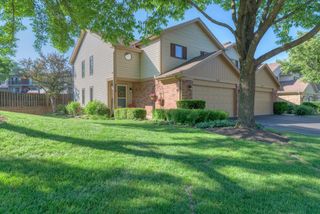 312 Cromwell Court, Westmont, IL 60559
