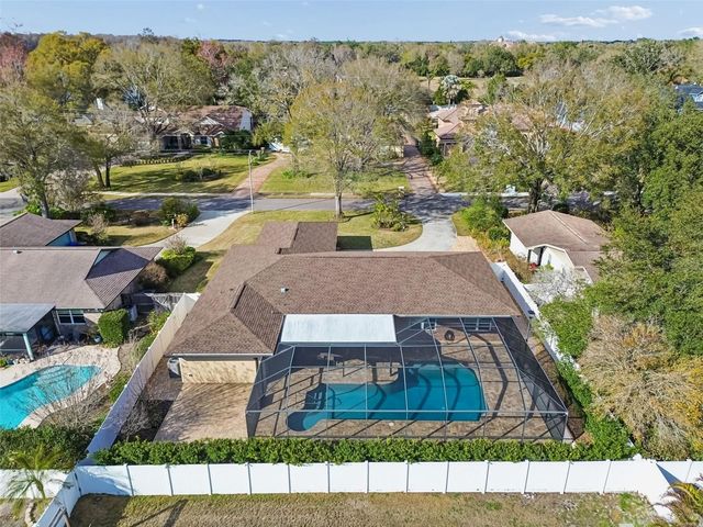 3106 LAKE ELLEN DRIVE, Tampa, FL 33618