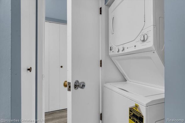 328 E Elmwood Avenue Unit 24, Clawson, MI 48017