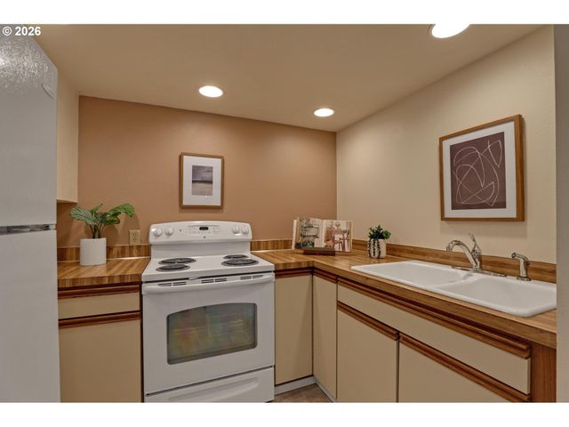 130 Nw 101ST Ave, Portland, OR 97229