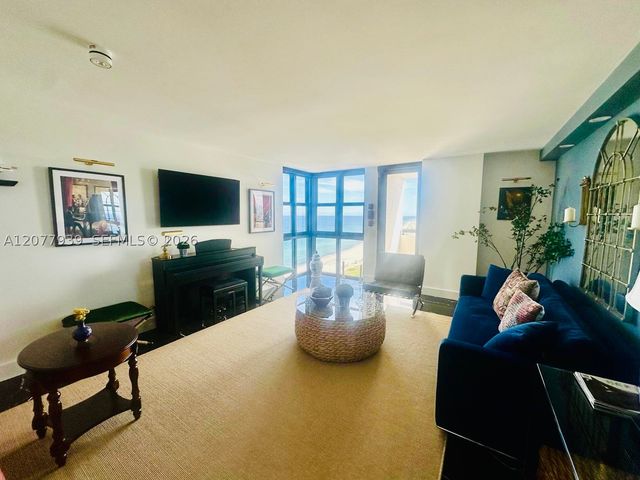 2555 Collins Ave PH114, Miami Beach, FL 33140