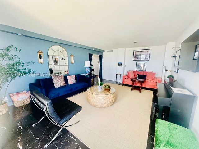 2555 Collins Ave PH114, Miami Beach, FL 33140