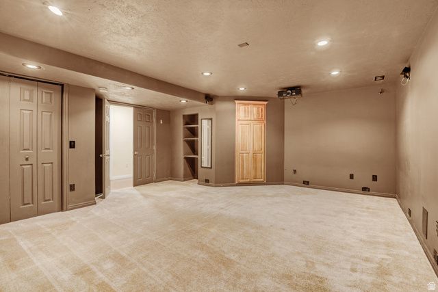 6456 S MOUNT WHITNEY LN, Salt Lake City, UT 84118