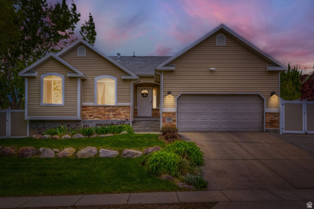 6456 S MOUNT WHITNEY LN, Salt Lake City, UT 84118